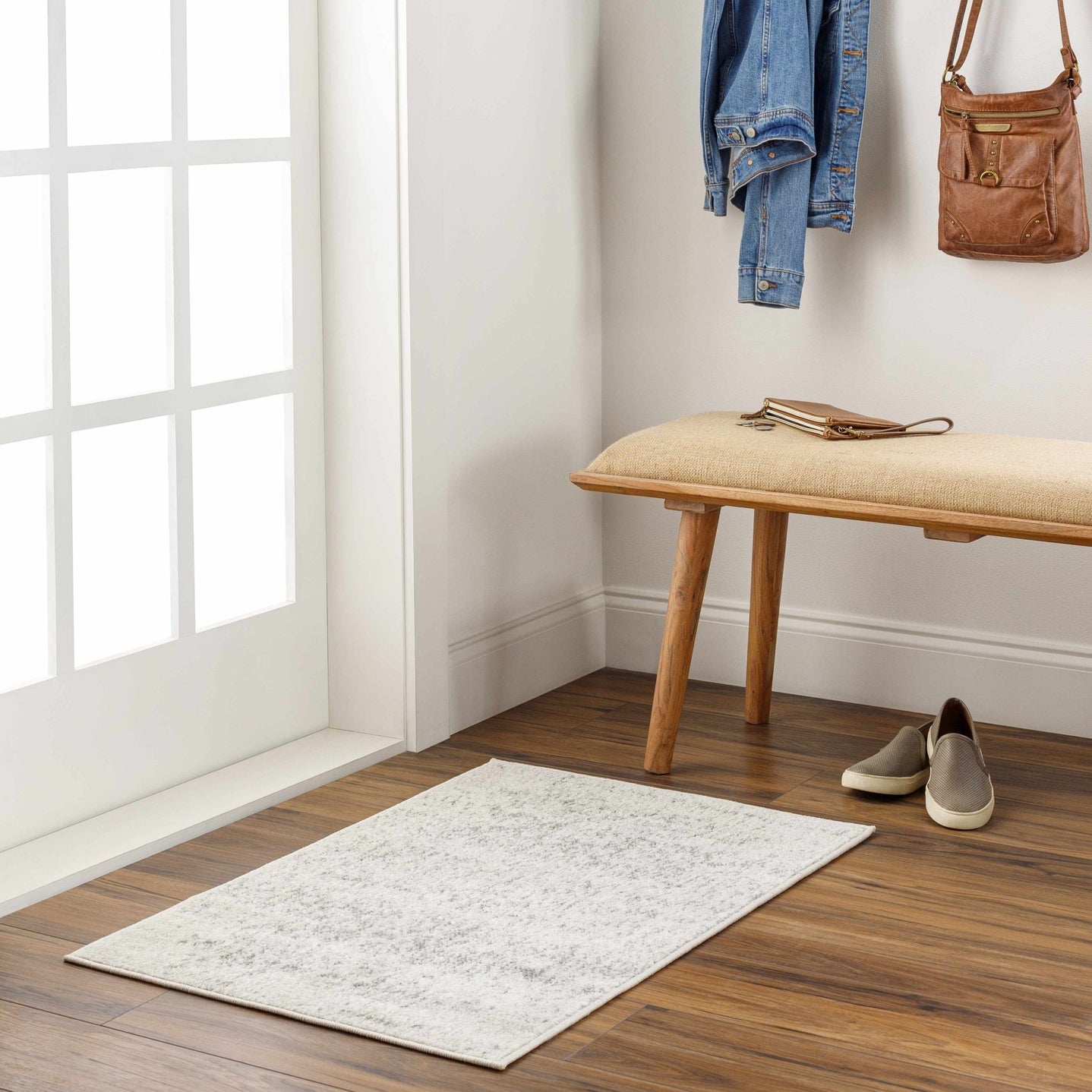 Traditional Heriz Design Gray and Beige Medallion Area Rug - The Rug Decor