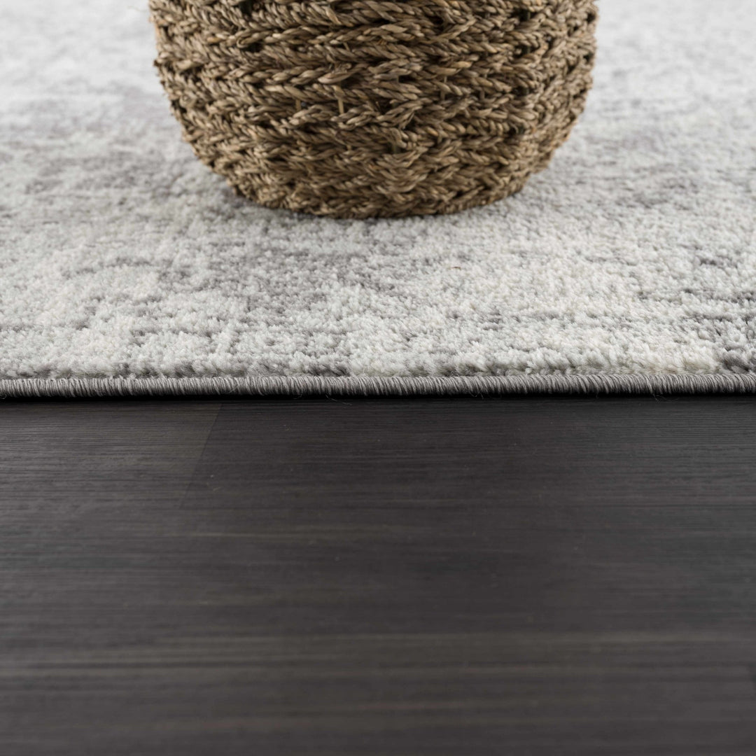 Traditional Heriz Design Gray and Beige Medallion Area Rug - The Rug Decor