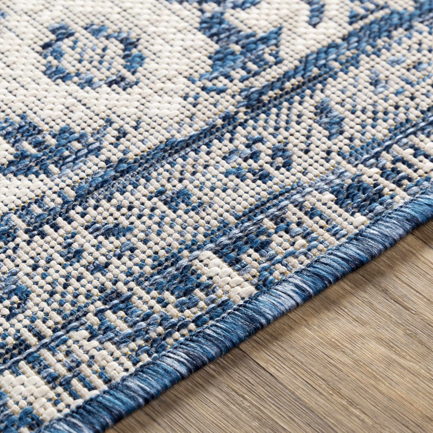 Traditional Medallion Design Blue and Ivory Machine Woven Rug - The Rug Decor