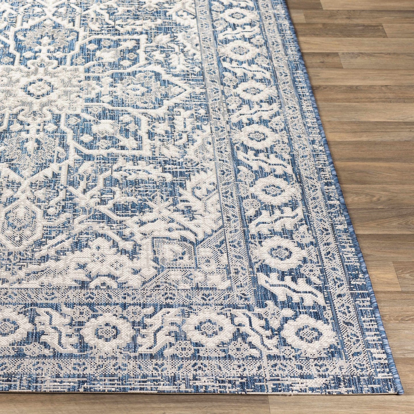 Traditional Medallion Design Blue and Ivory Machine Woven Rug - The Rug Decor