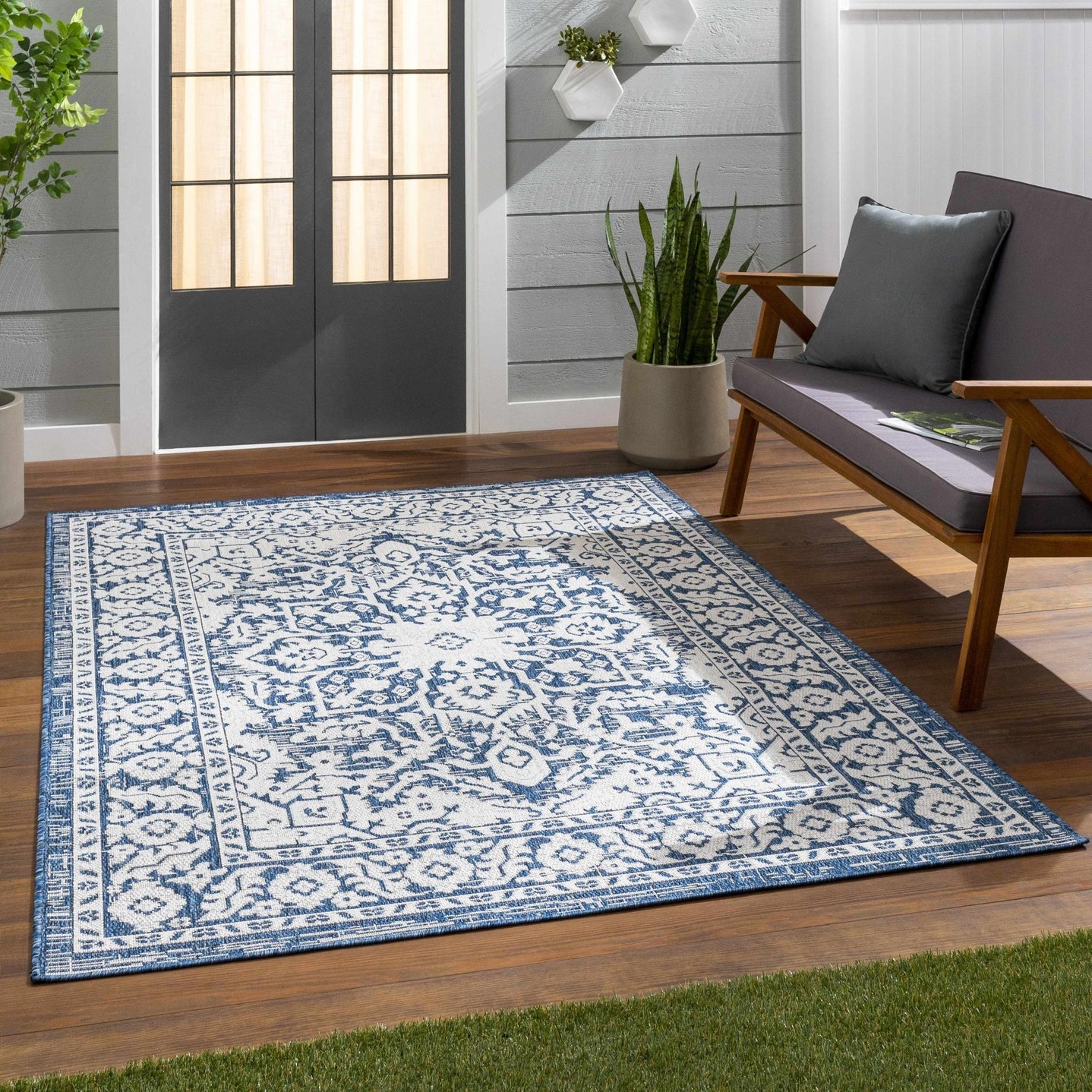 Traditional Medallion Design Blue and Ivory Machine Woven Rug - The Rug Decor