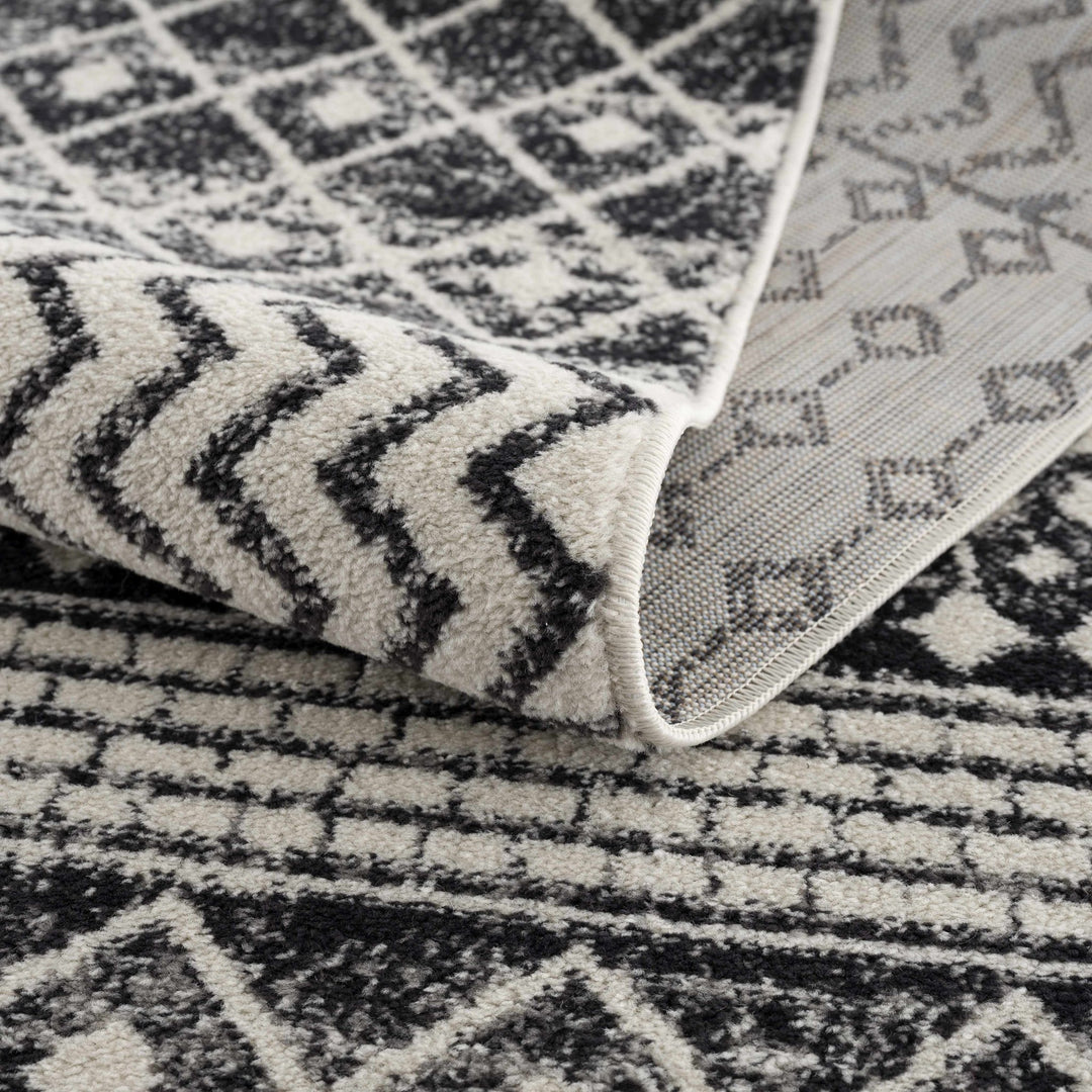 Tribal look Ivory and Charcoal Traditional Geometrical Design Rug - The Rug Decor