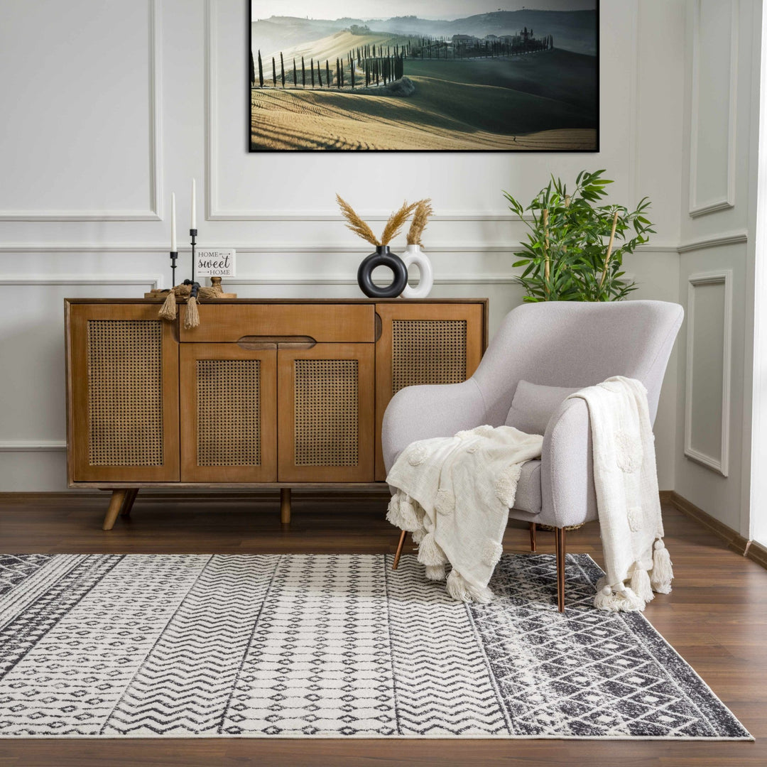 Tribal look Ivory and Charcoal Traditional Geometrical Design Rug - The Rug Decor
