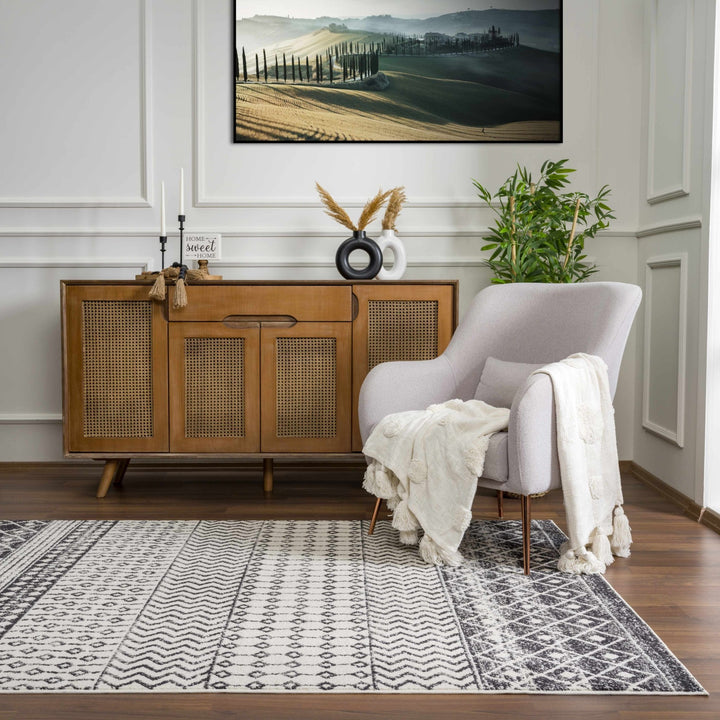 Tribal look Ivory and Charcoal Traditional Geometrical Design Rug - The Rug Decor